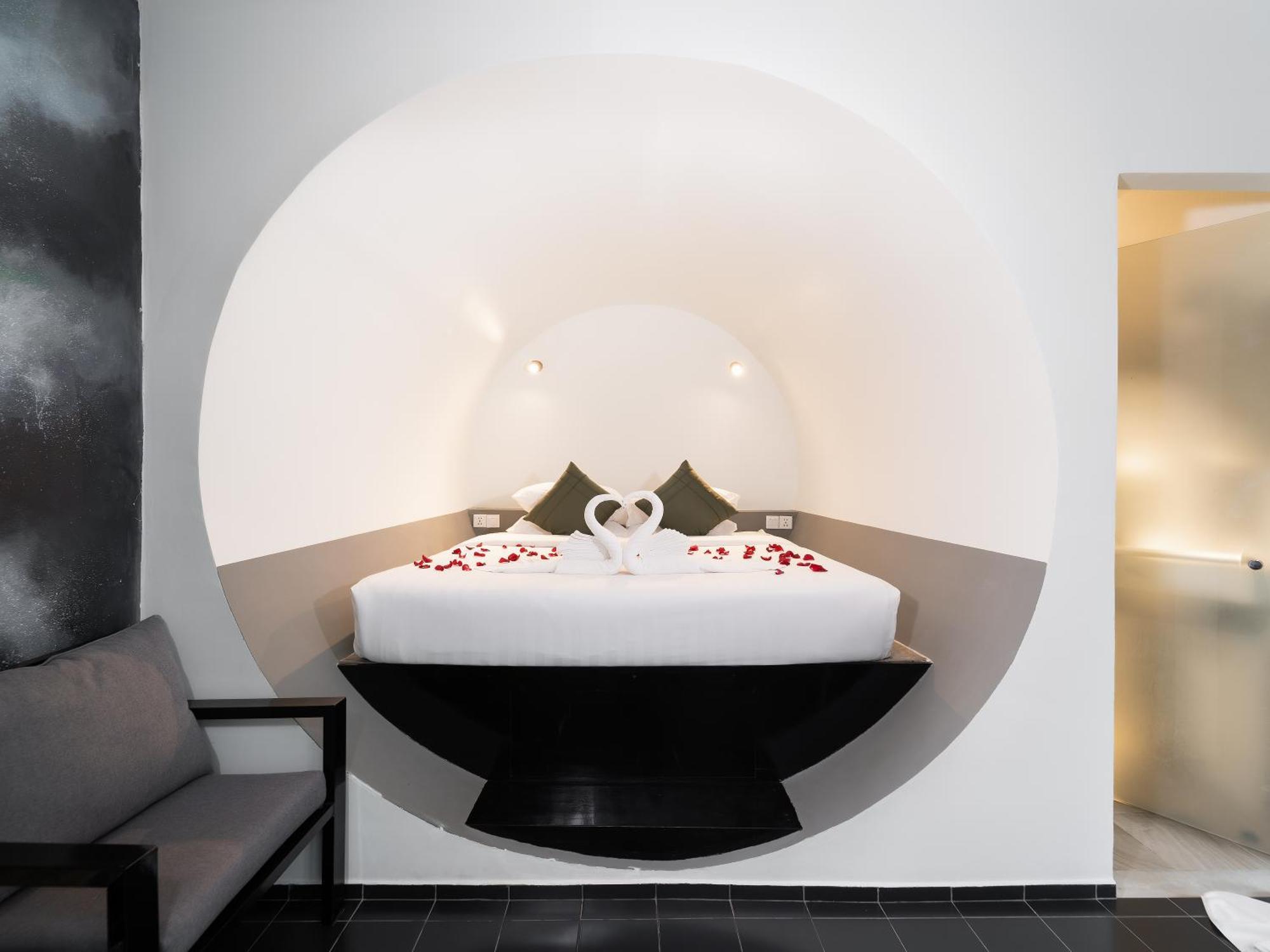 Tunnel Urban Retreat Hotel Siem Reap Exterior photo