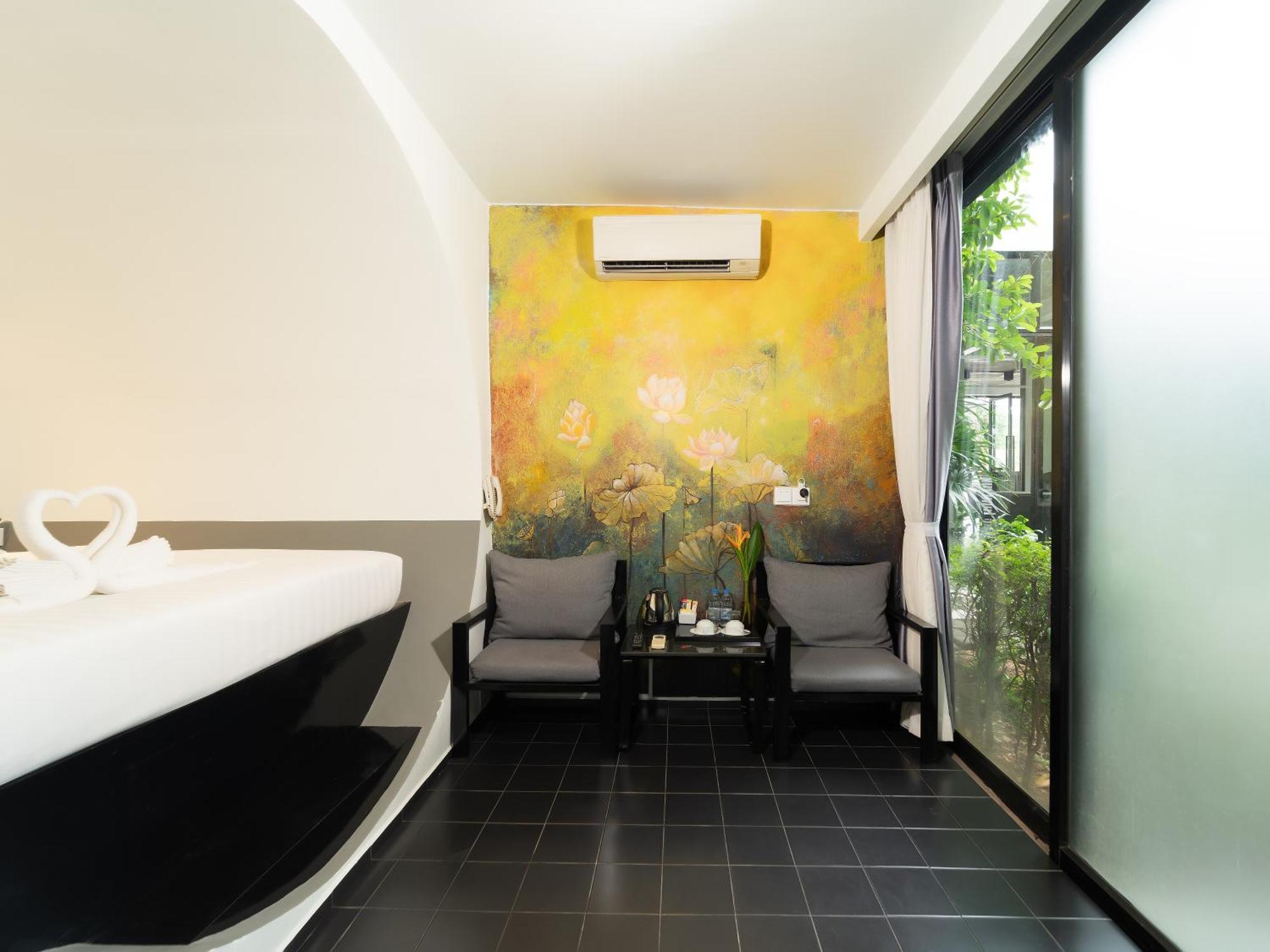 Tunnel Urban Retreat Hotel Siem Reap Exterior photo