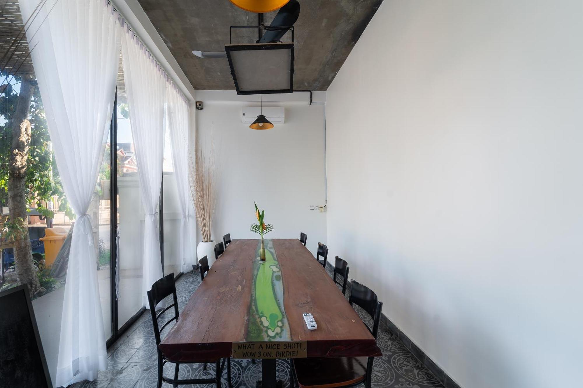 Tunnel Urban Retreat Hotel Siem Reap Exterior photo
