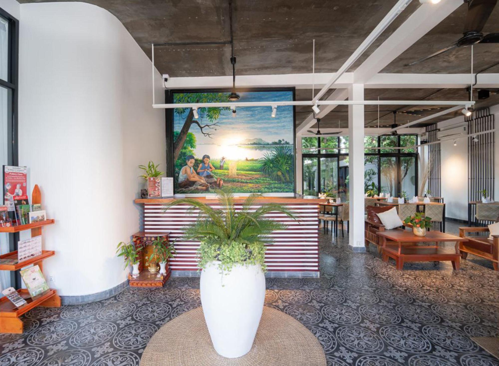 Tunnel Urban Retreat Hotel Siem Reap Exterior photo
